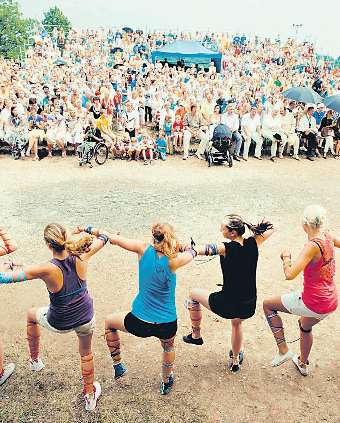 Вильяндиский фестиваль традиционной музыки — истинно народный праздник, на него приезжает два процента всего населения страны.