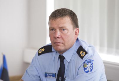 Alvar Pähkel / Elmo Riig