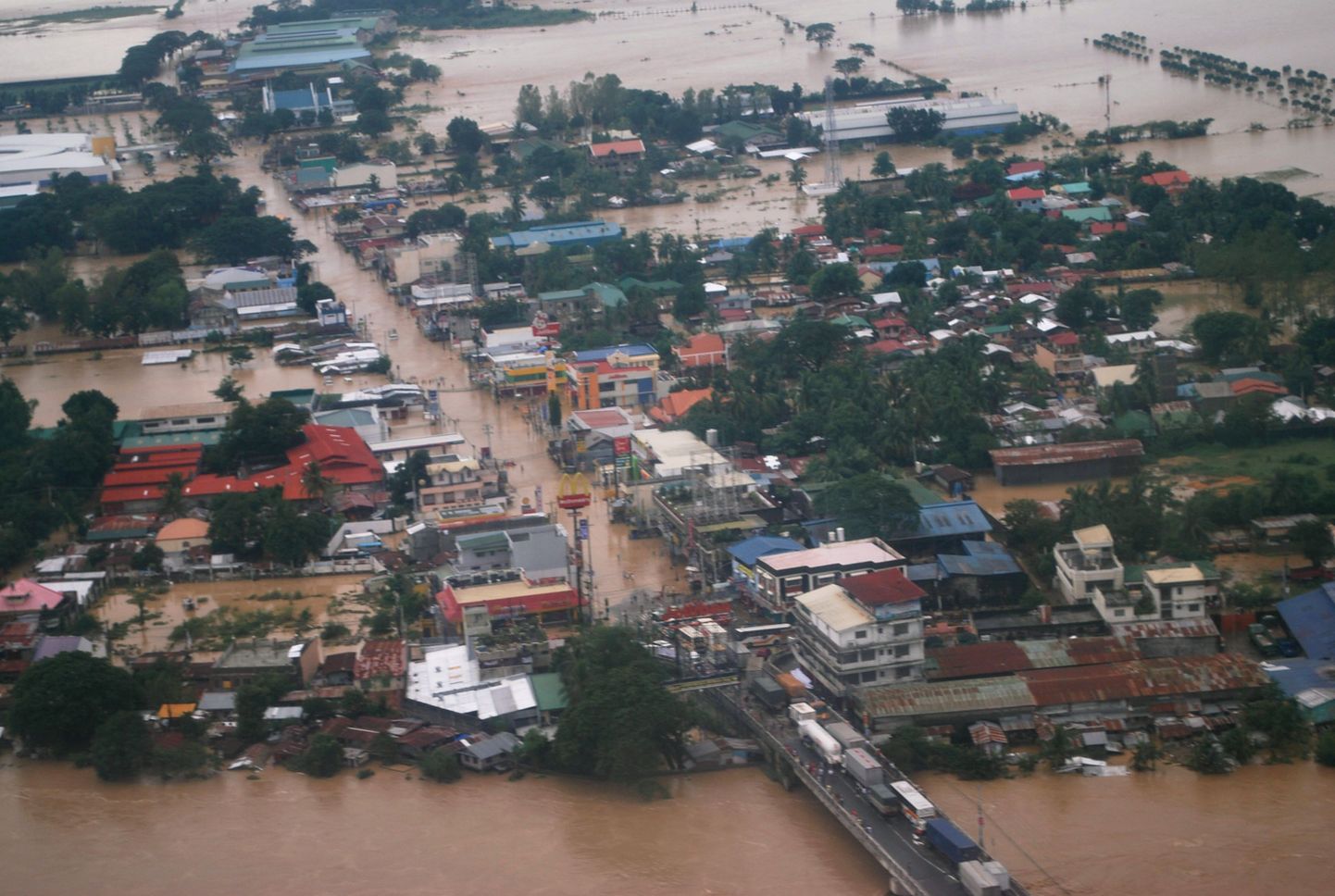 Filipiine tabavad järjestikused looduskatastroofid.