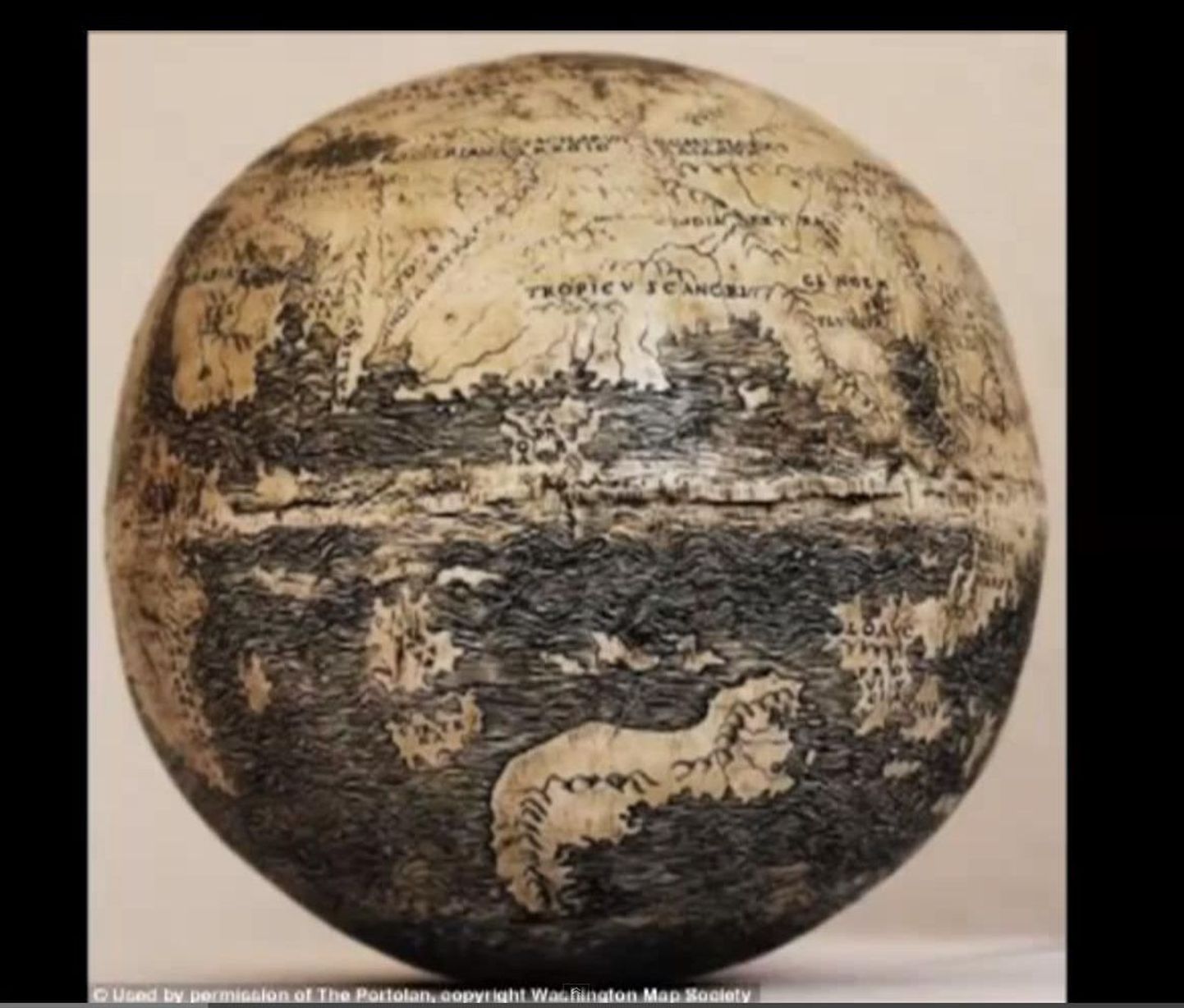 Cамый старый глобус Северной и Южной Америк сделан из страусиного яйца.