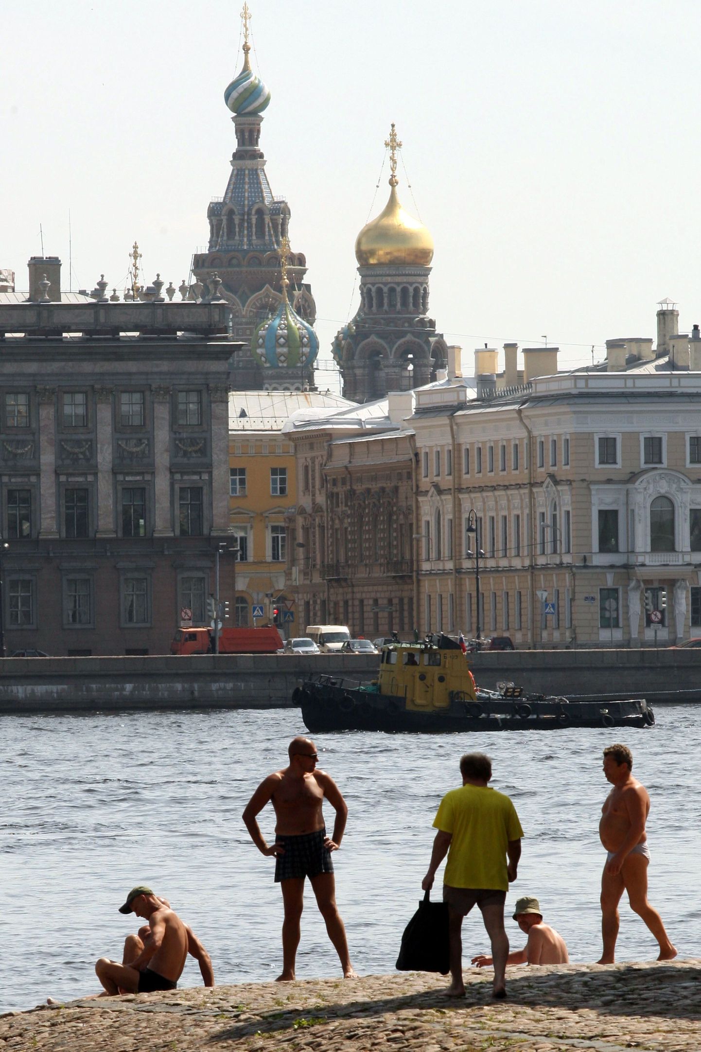В Петербурге этим летом немногим прохладнее.