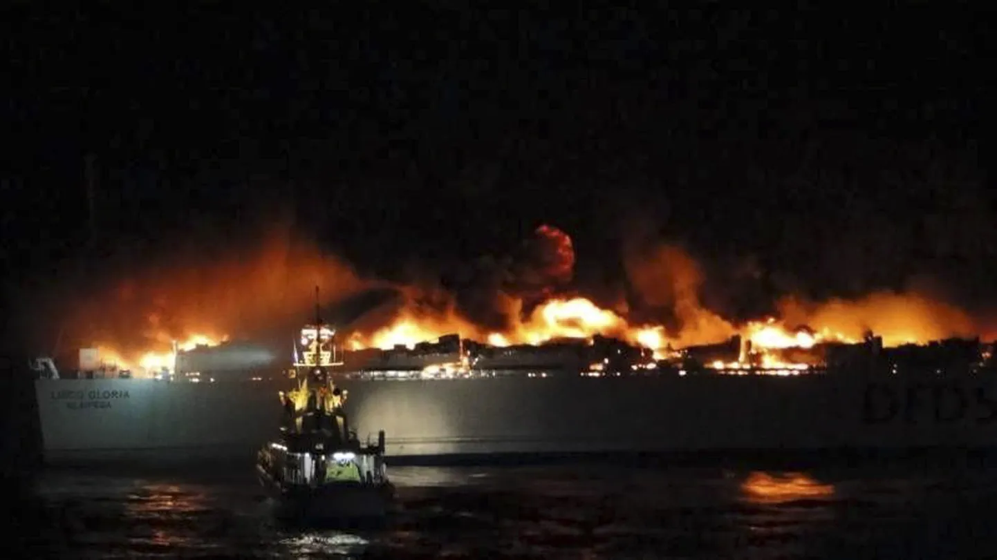 Пожар на литовском пассажирском судне Lisco Gloria.