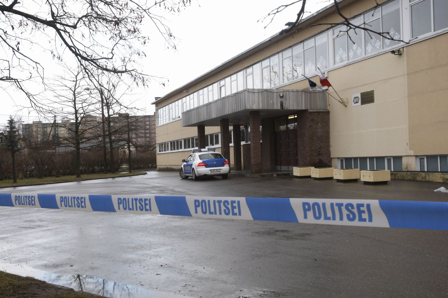 В среду полиция закрыла школу из-за угрозы теракта.