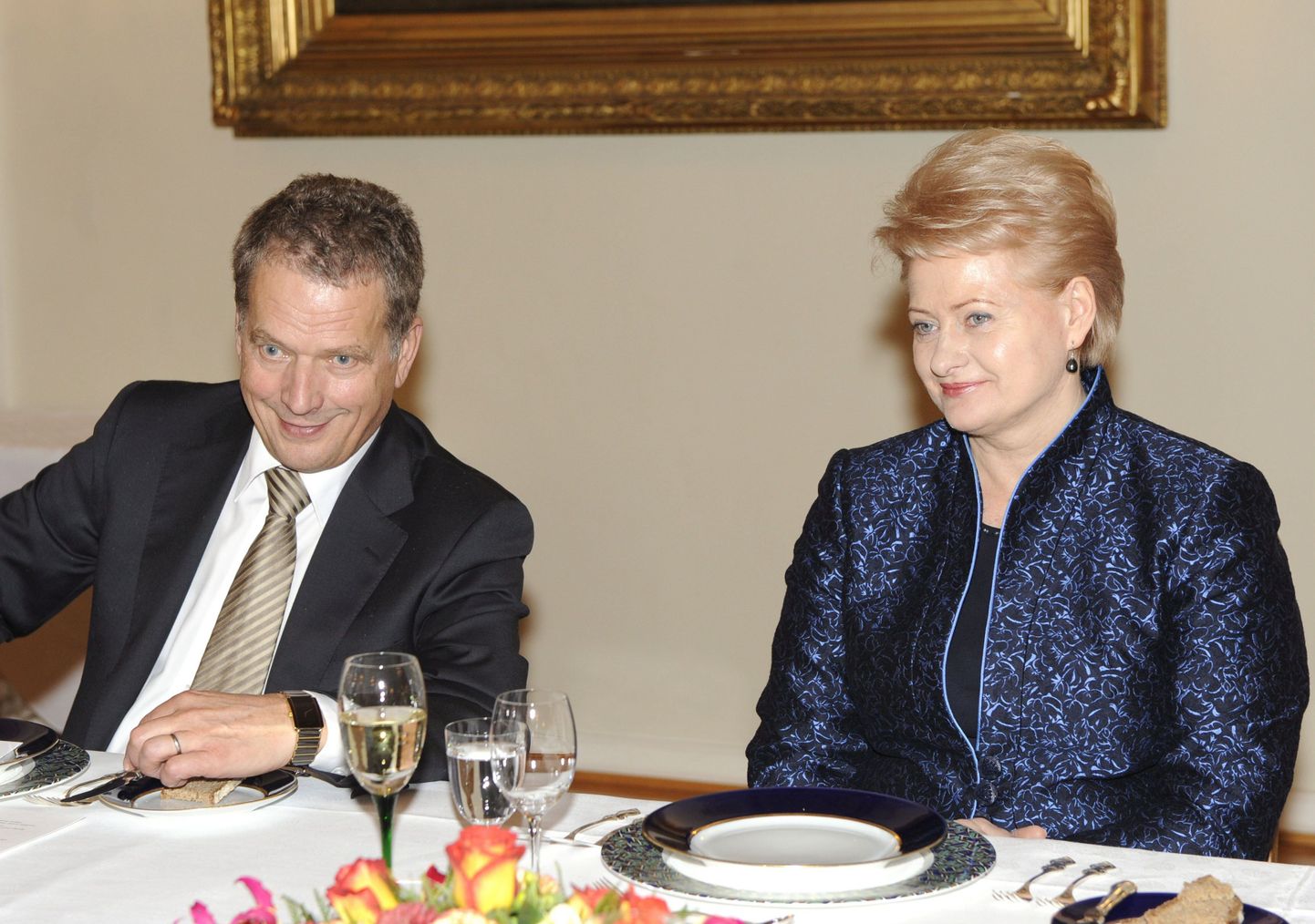 Soome parlamendi esimees Sauli Niinistö koos Leedu presidendi Dalia Grybauskaitega.