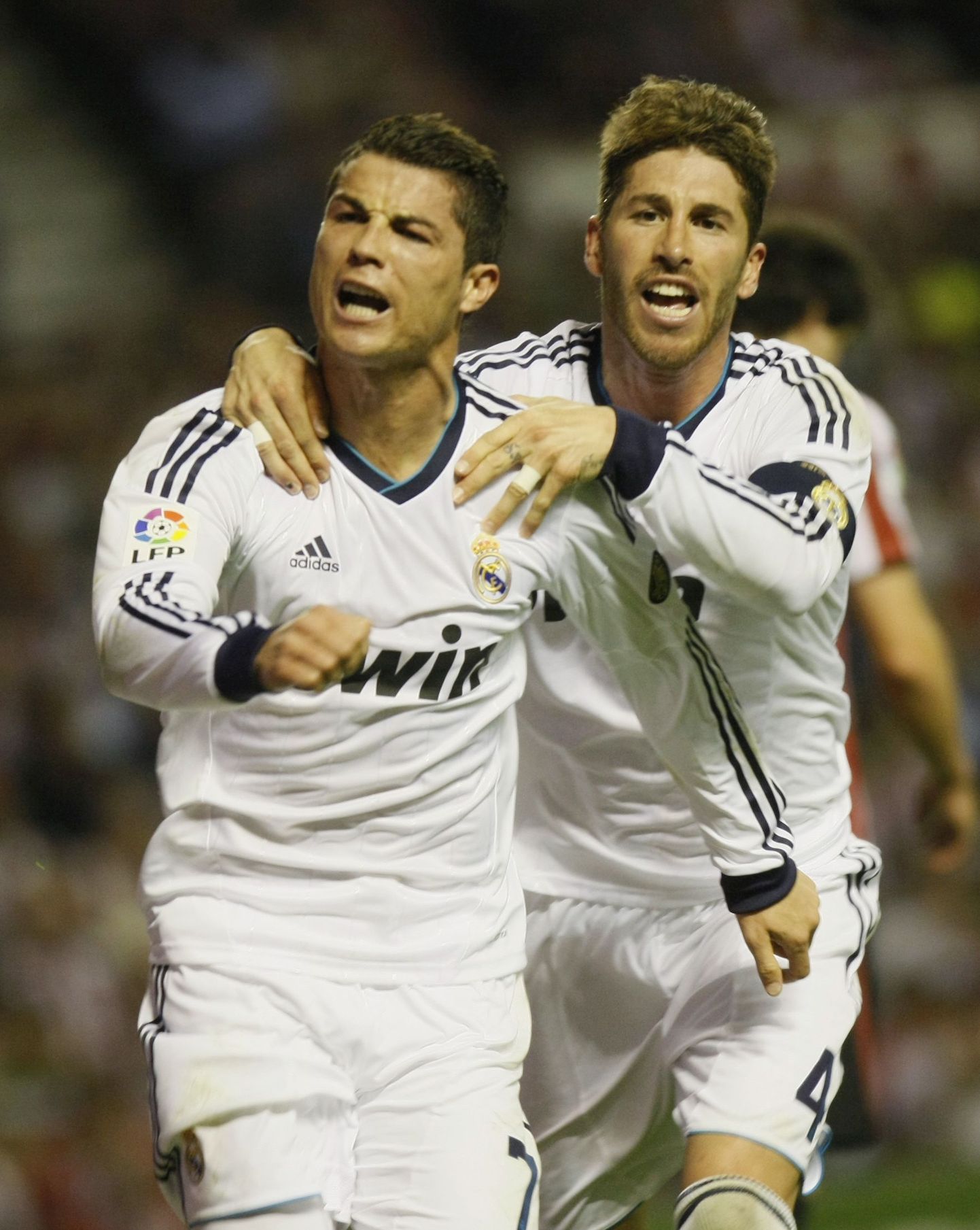 Cristiano Ronaldo (vasakul) koos Sergio Ramosega juubeldamas
