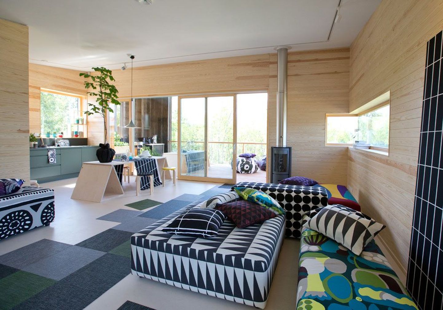 Võluv lihtsus: arhitektid Satu Ratinen ja Markku Sonninen ristsid oma elamise Skammi 
majaks.