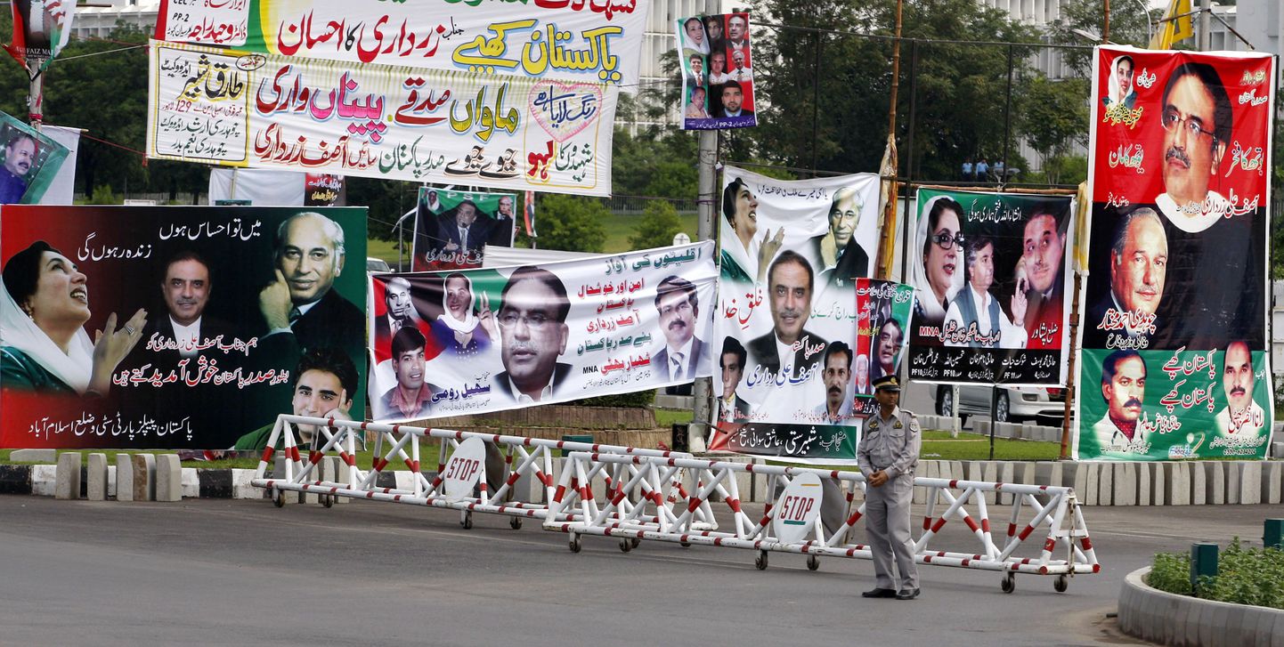 Valimisplakatitega ehitud Islamabad