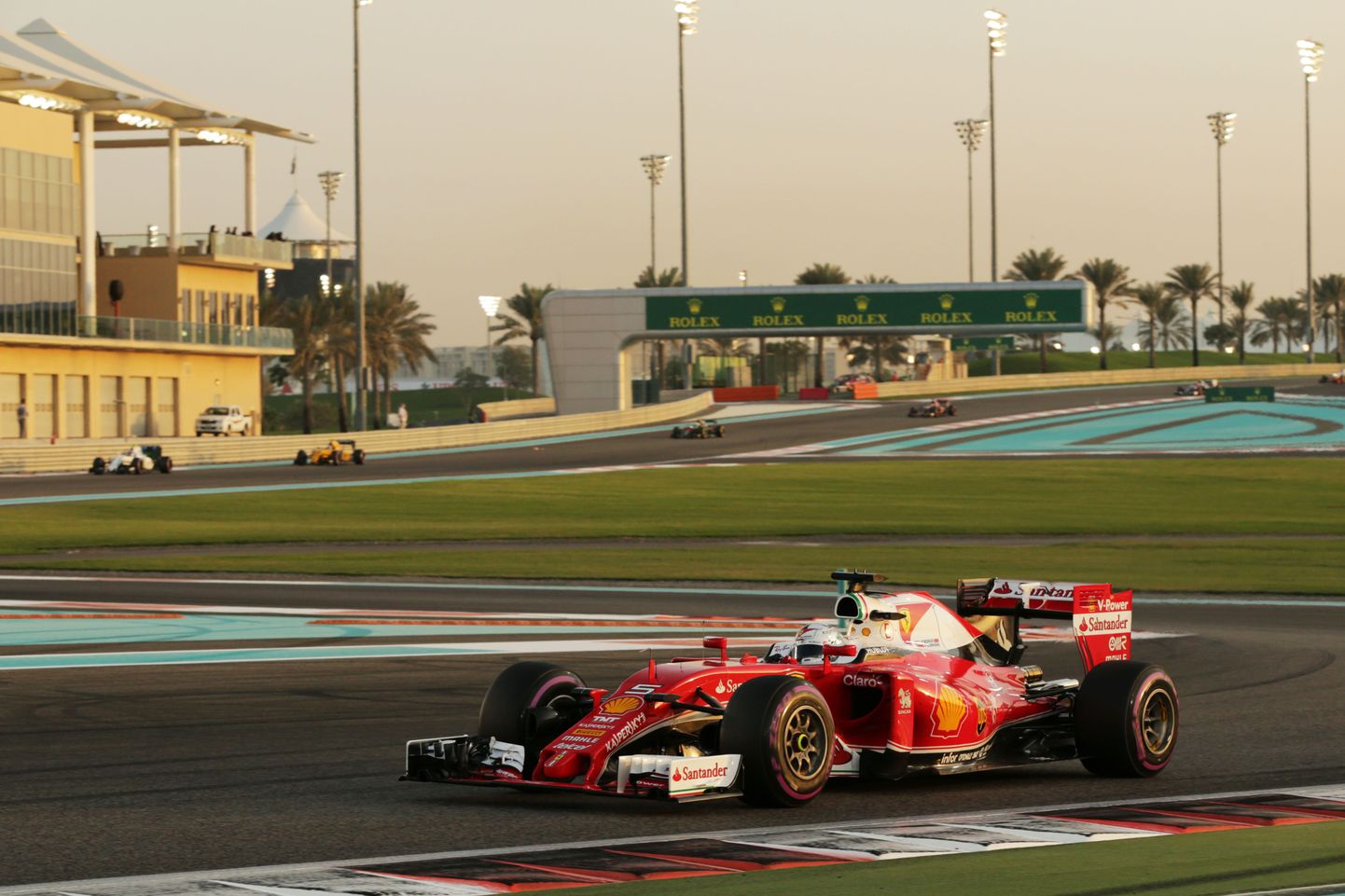 Sebastian Vettel Ferrari tänavuse hooaja masinaga.