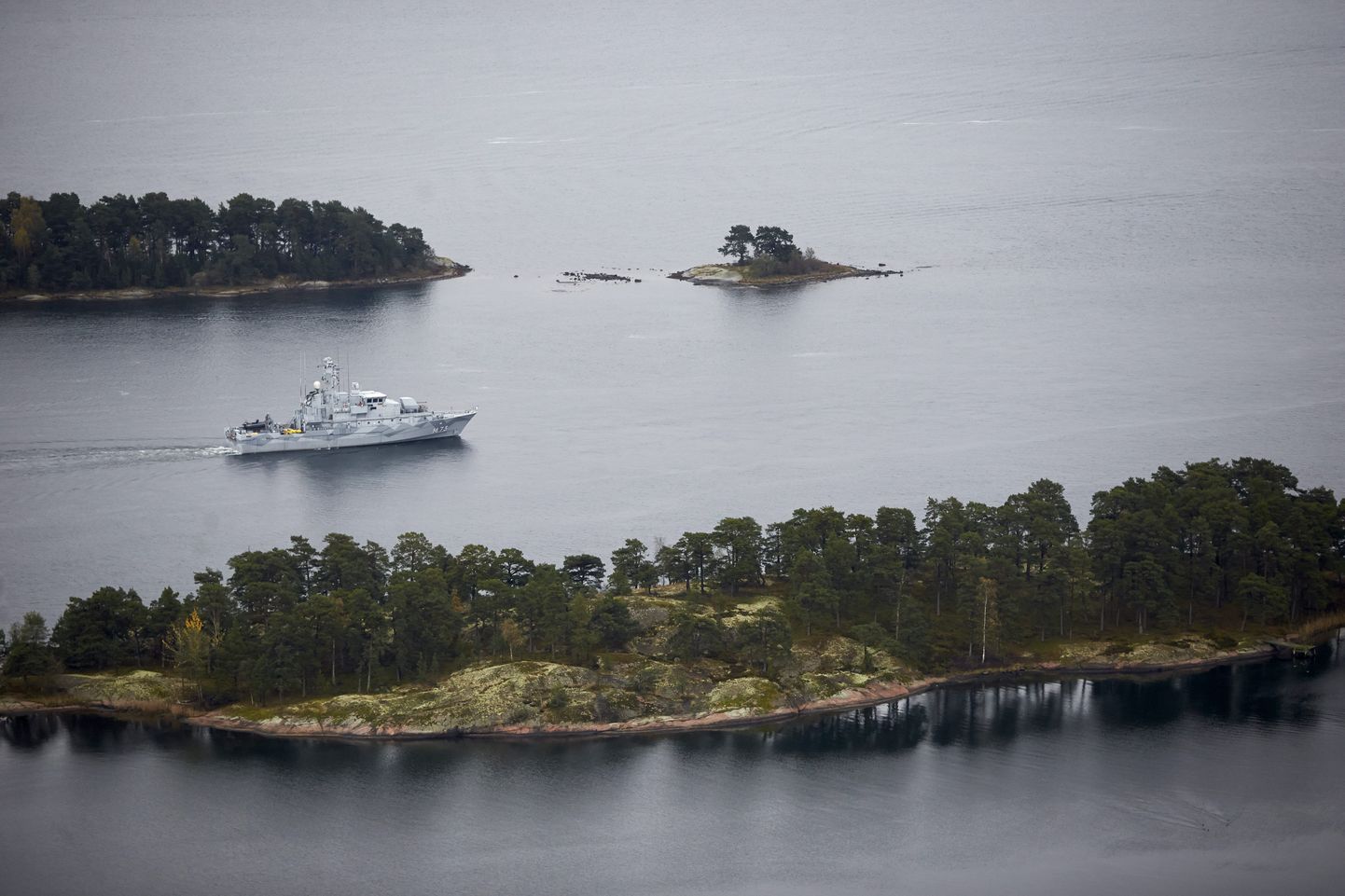 Stockholmi saarestikus korraldatud otsingutest võttis osa ka mereväe miinijahtija HMS Kullen.