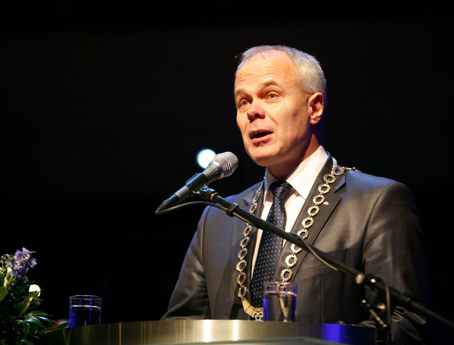 Pärnu linnapea Toomas Kivimägi iseseisvuspäeva kõnet pidamas.