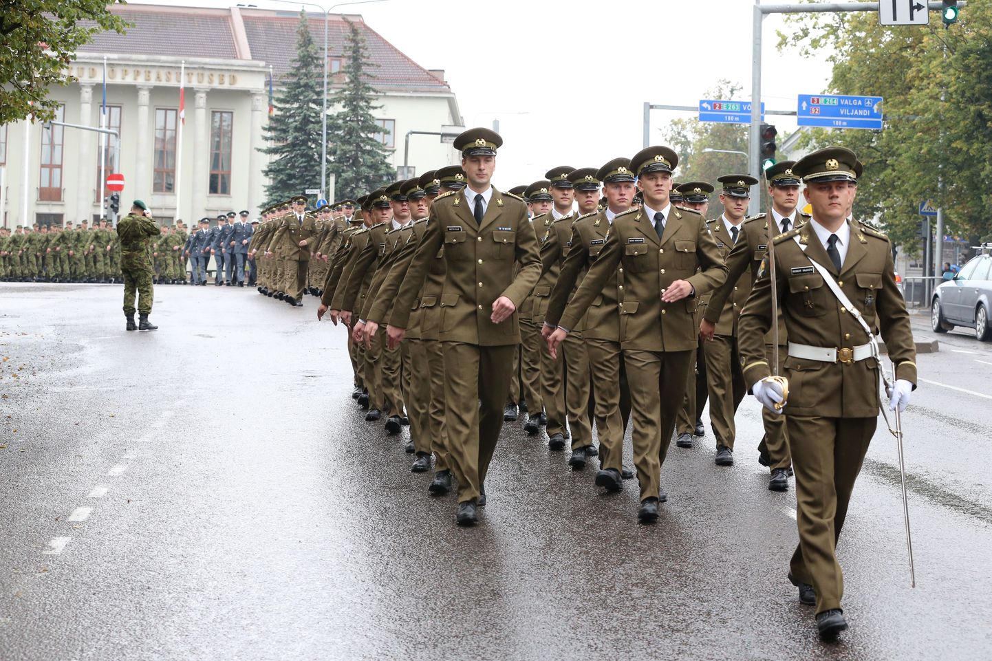 Sõjakooli pidulik marss.