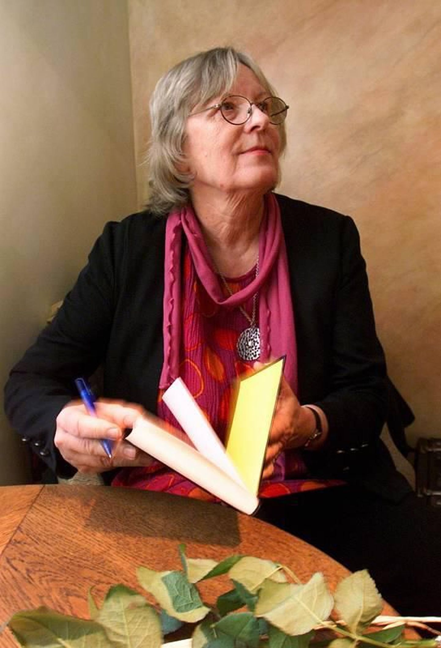 Kirjanik Helga Nõu.