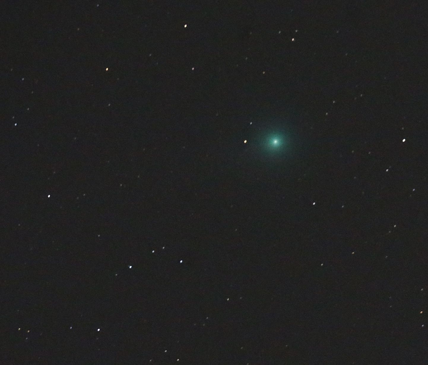 Komeet Lovejoy C/2014 Q2 (roheliselt helendav täpp)