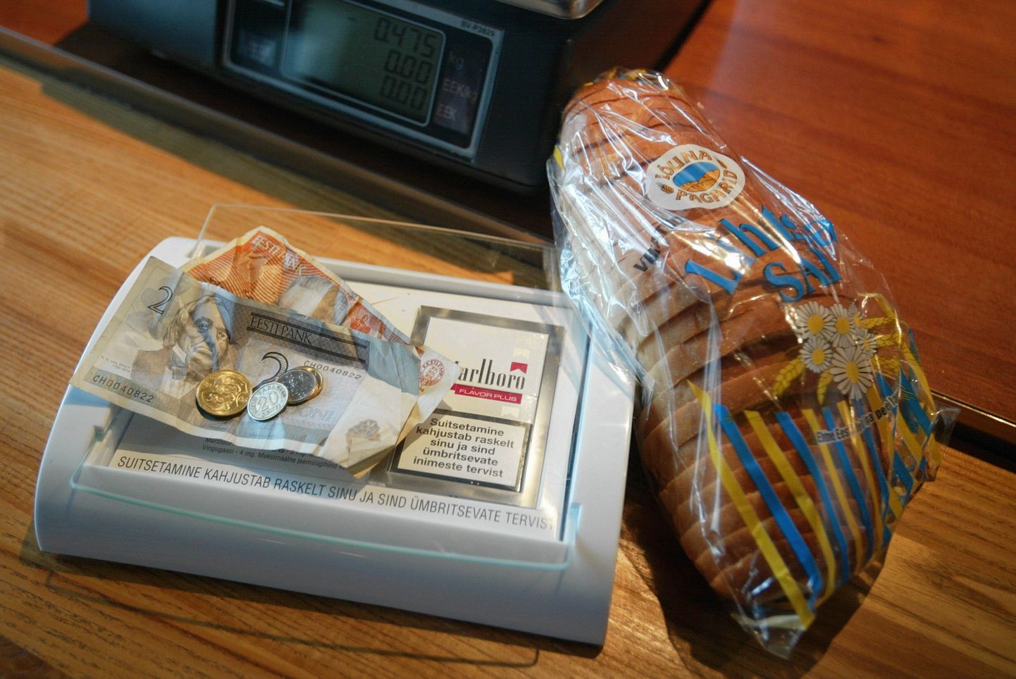 Saadikud oma palga üle ei nurise ja nende kinnitusel jagub seda nii leiva kui ka leivakõrvase ostmiseks.