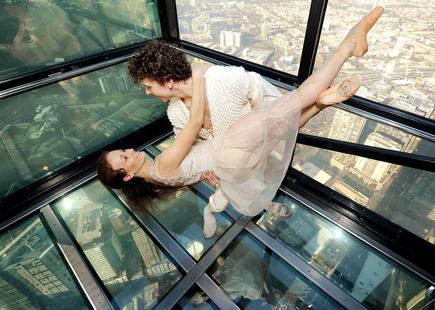 Balletitantsijad Melbourne'i Eureka torni 88. korrusel