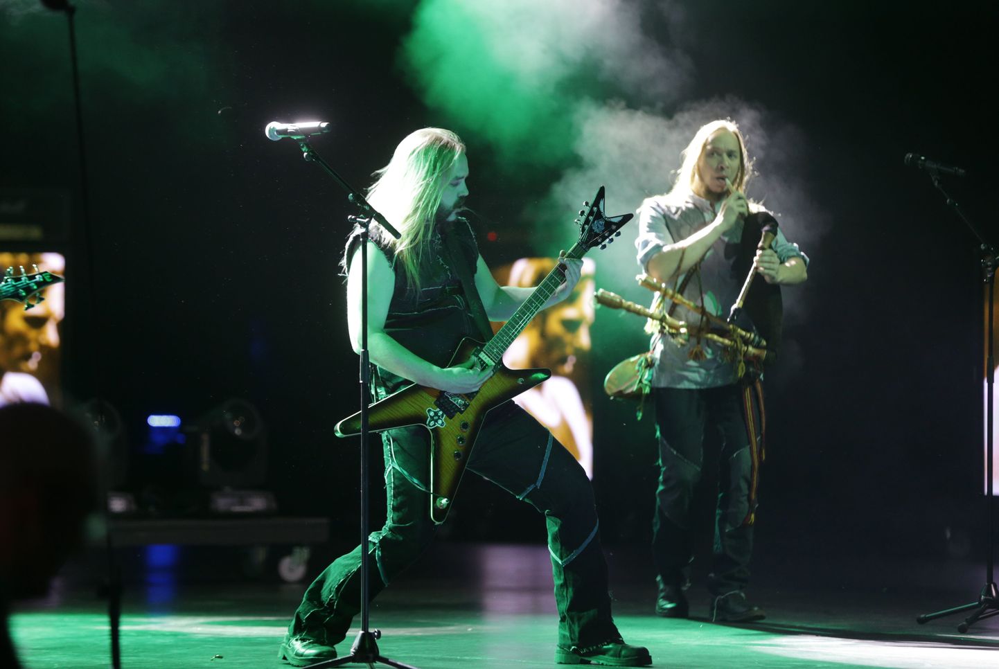 2012. aastal esines Metsatöll Soomes Tuska Open Air nimelisel raskemuusikafestivalil, millest valminud konsertvideo tuleb reede õhtul näitamisele Tõrva kinomajas.
