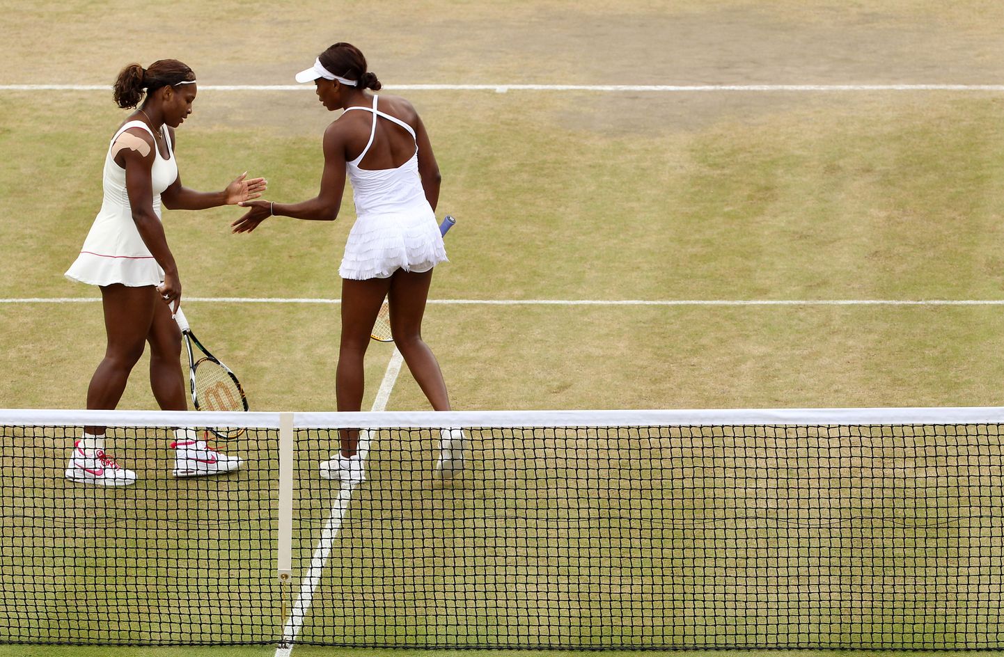 Serena Williams (vasakul) ja Venus Williams