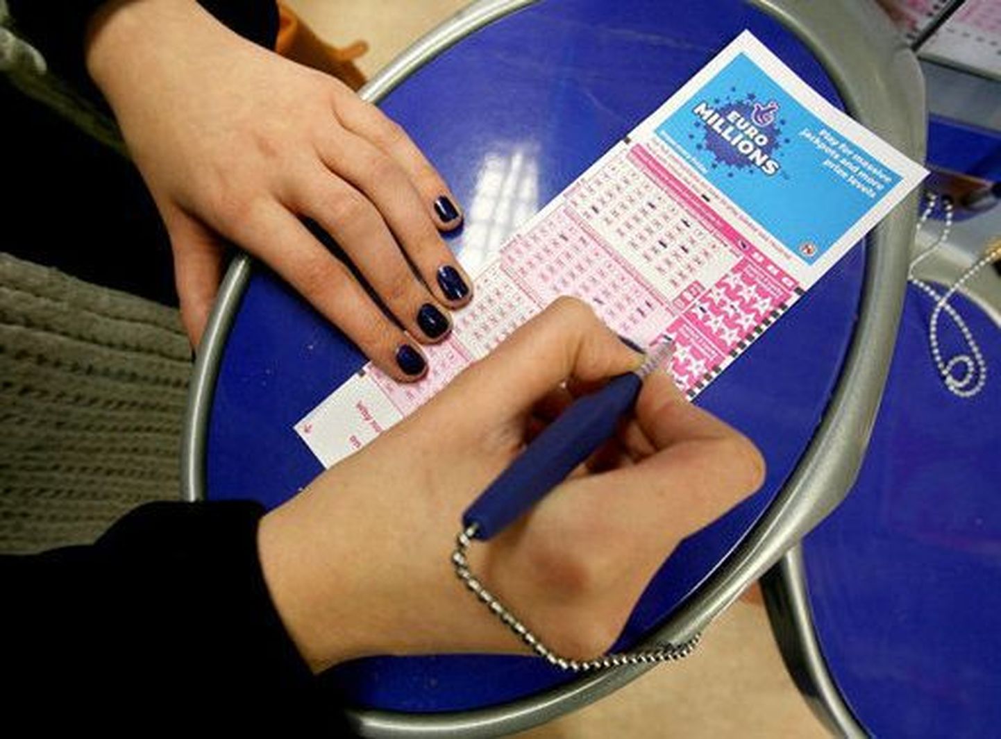 Üle 1000 inimese väitis, et nemad on briti suurima loteriivõidu omanikud