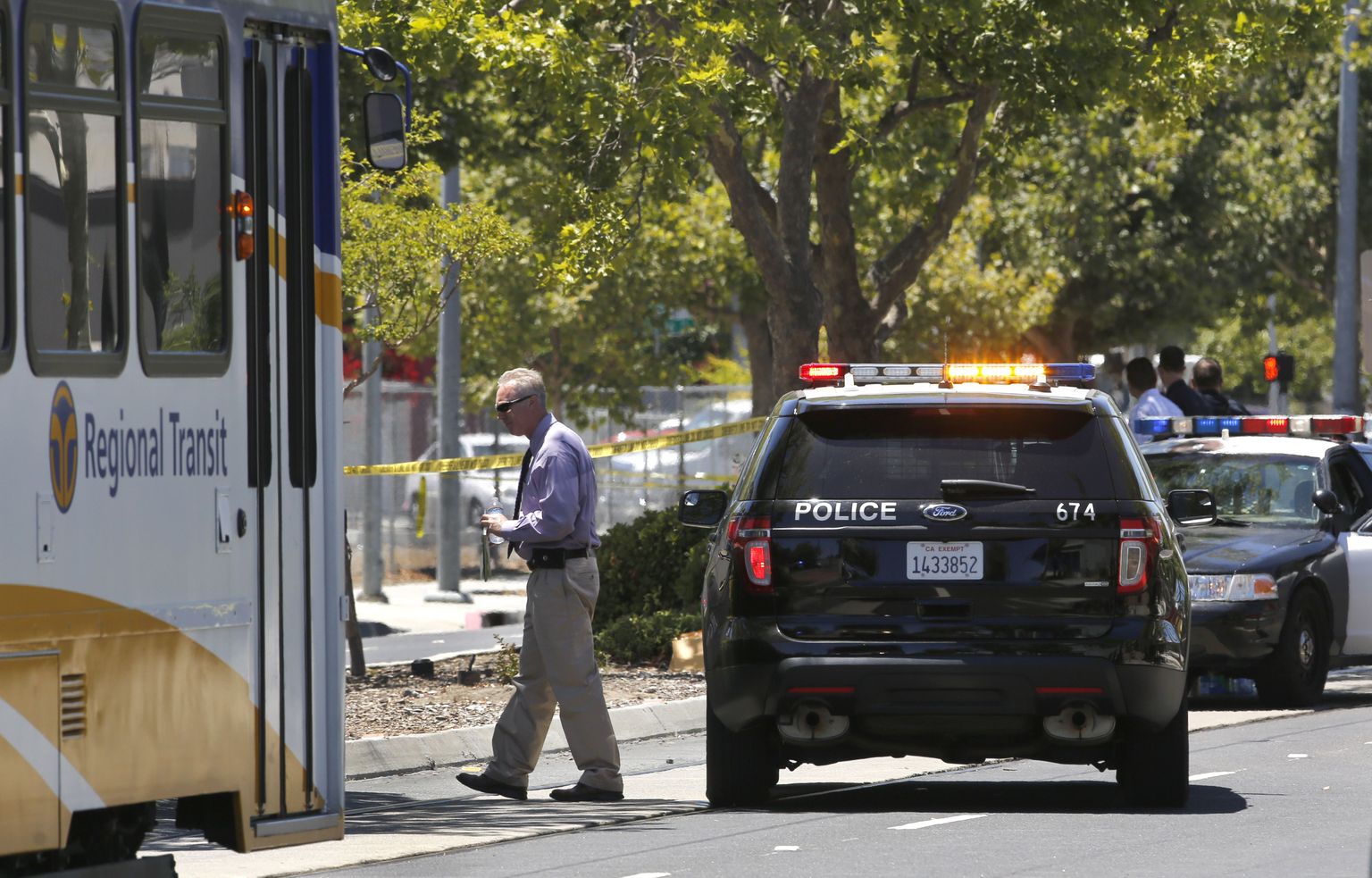 Sacramento politsei lasi maha noaga vehkinud mustanahalise mehe, mis pingestab niigi keerulist olukorda riigis ilmselt veelgi.