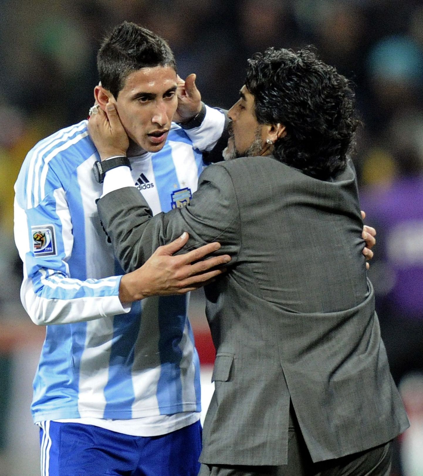 Angel Di Maria (vasakul) ja Diego Maradona.