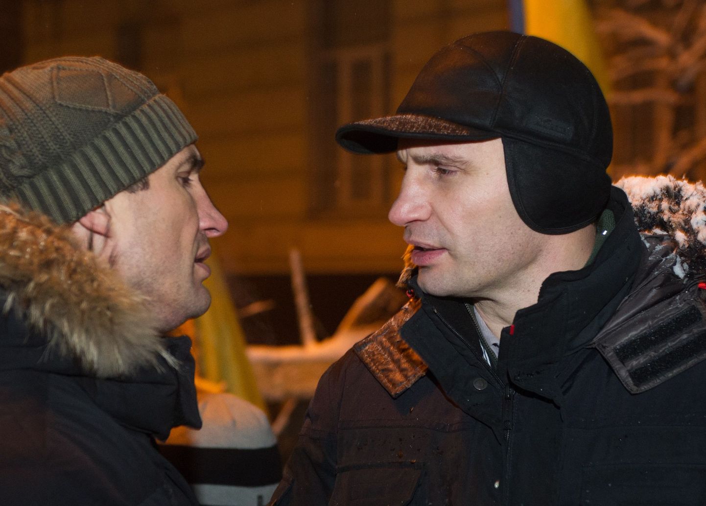Братья Кличко на акции Евромайдана в центре Киева (декабрь 2013).