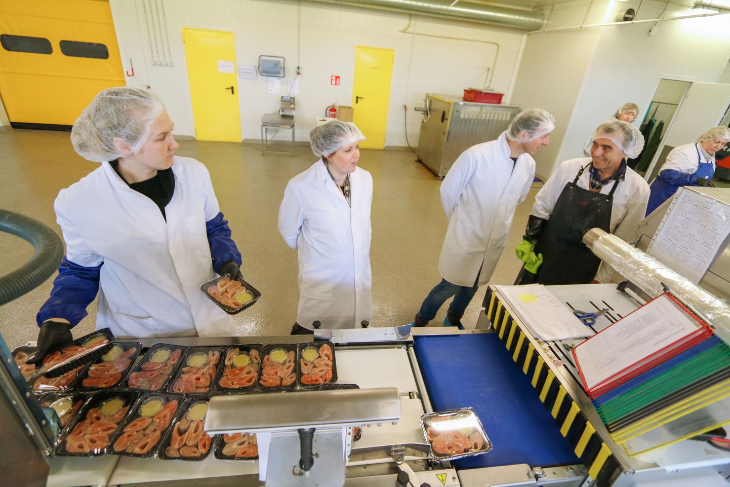 Avatud toiduainetööstuse nädalal väisas Audru vallas Lemmetsa külas tegutsevat Ecofarmi kalatöötlemiskompleksi 142 inimest. Arhiivifoto.
