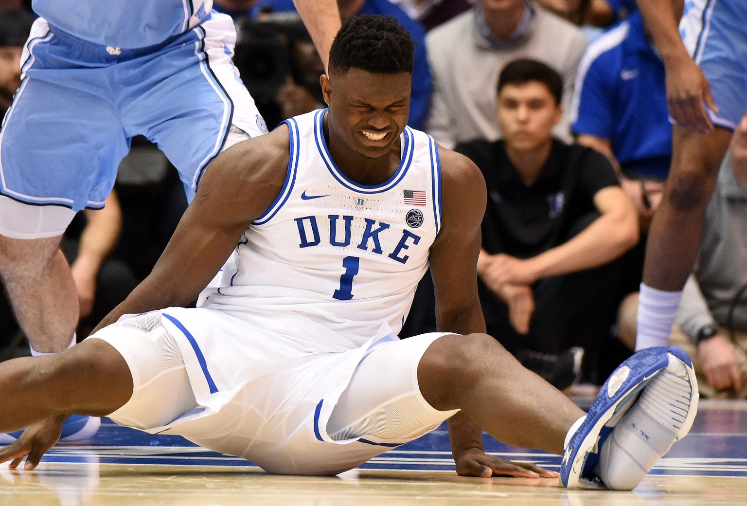 Zion Williamson hetk pärast mängujalatsi rebenemist.