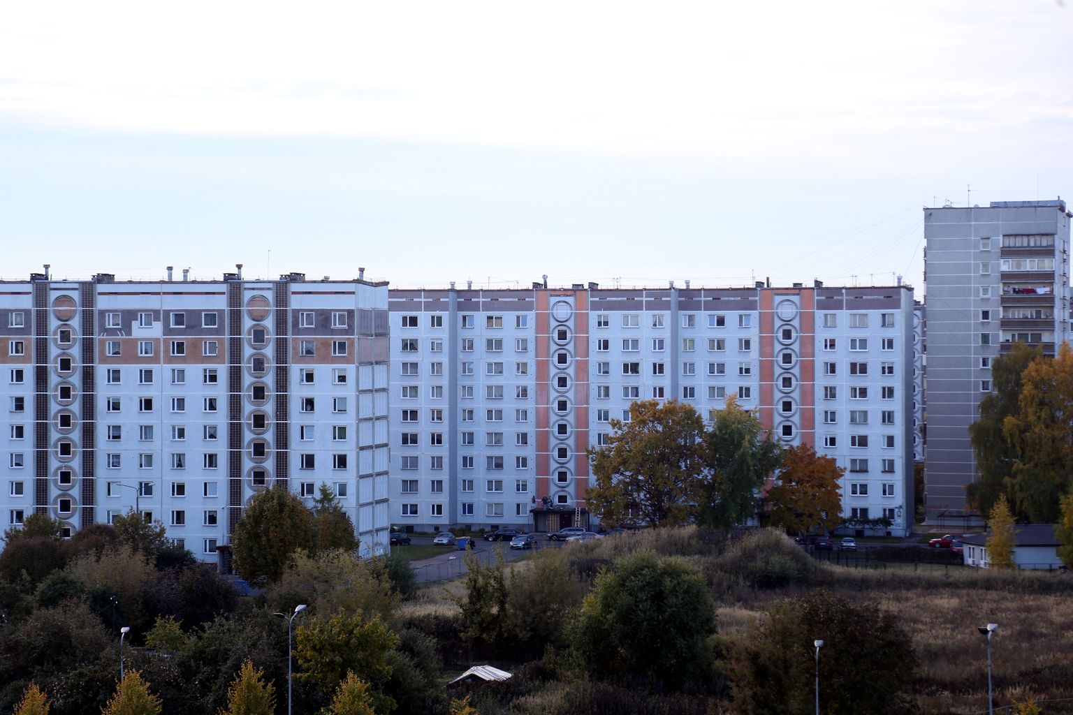 Daudzdzīvokļu mājas Purvciemā.