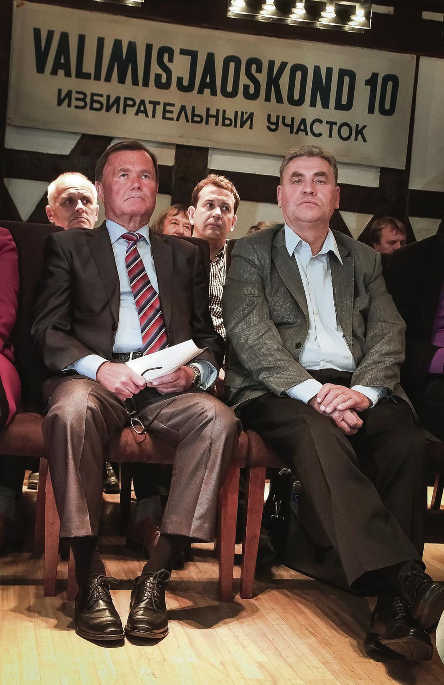 Muudatuste aegu meenutasid Pärnu linnapea 1989-1992 Jaak Saarniit (vasakul) ja volikogu esimees 1989-1993 Margus Tammekivi, kes pidas seda ametit hiljemgi.