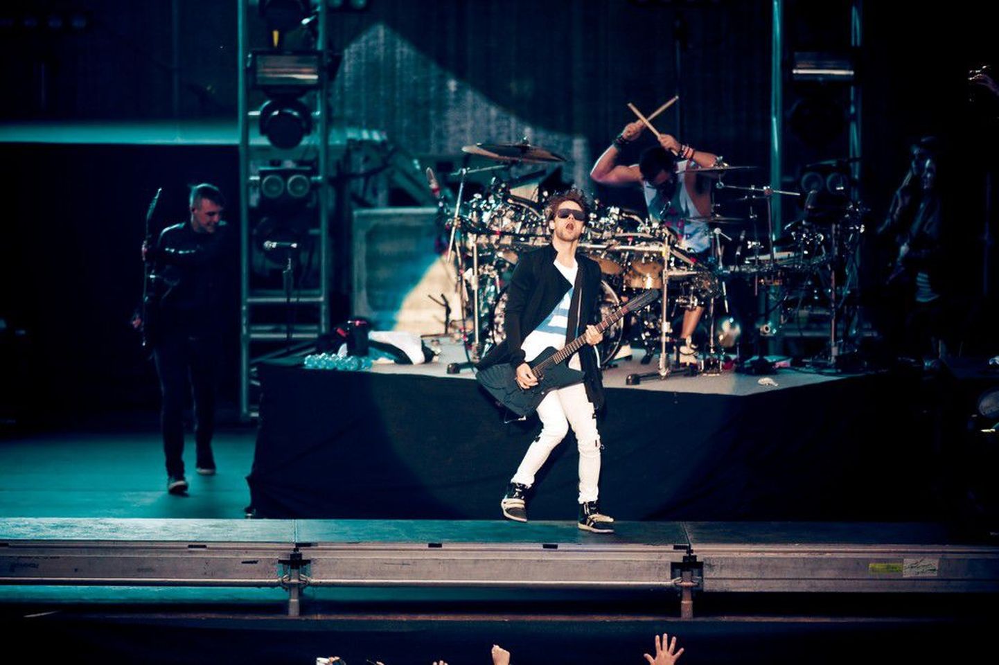 Thirty Seconds to Mars esines Tallinna Lauluväljakul 21. juunil 2011.