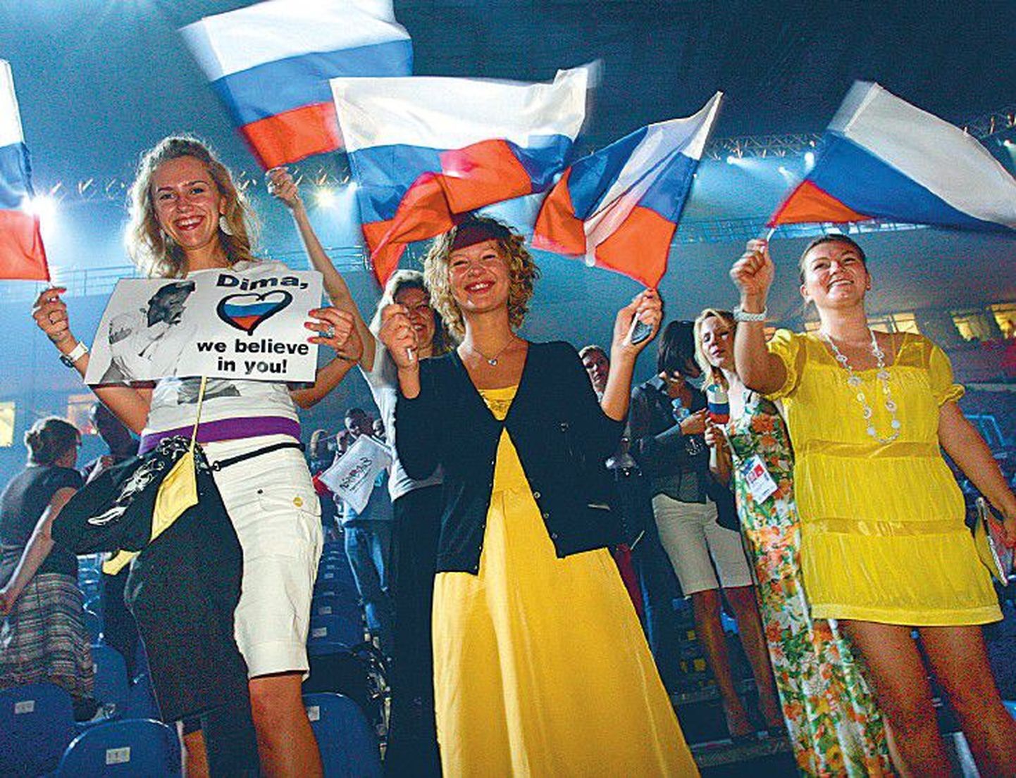 Tänavu kevadel võidutses Serbia pealinnas Belgradis Eurovisioonil Venemaa esindaja Dima Bilan, nii langes järgmise aasta Eurovisiooni lauluvõistluse korraldamise au Moskvale. Pildil juubeldavad Dima Bilani fännid.