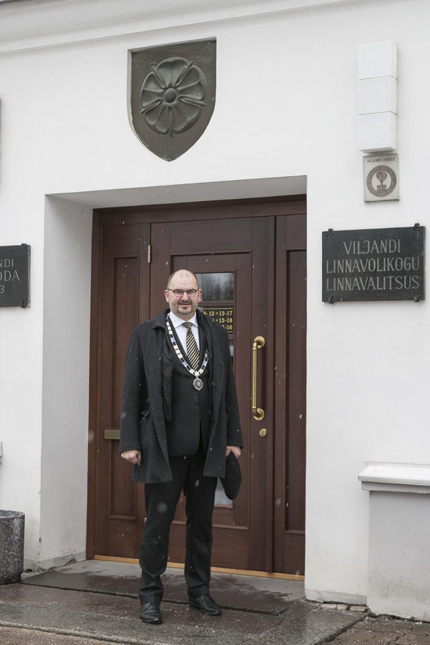 2013. aasta lõpul Viljandi linnapeaks saanud Ando Kiviberg on otsustanud, et sügisest alates ta linnapeana ei jätka. Ta tuletas meelde, et andiski lubaduse olla linnapea neli aastat.