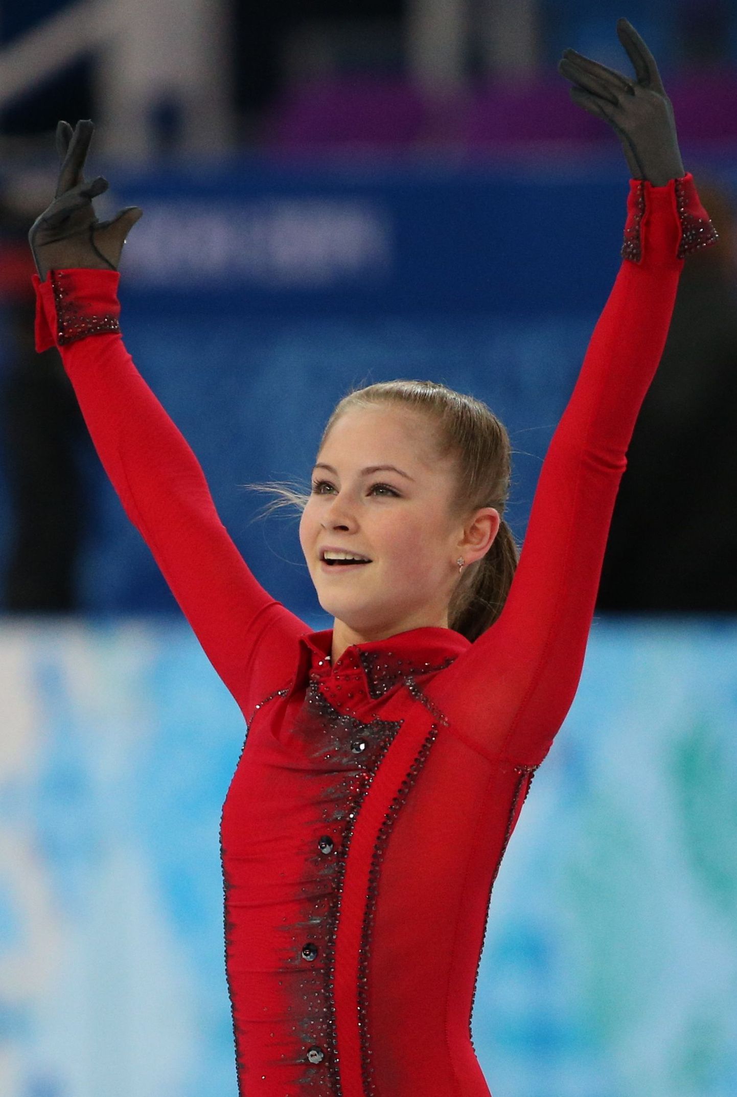 Российская фигуристка Юлия Липницкая стала олимпийской чемпионкой Сочи в командных соревнованиях.