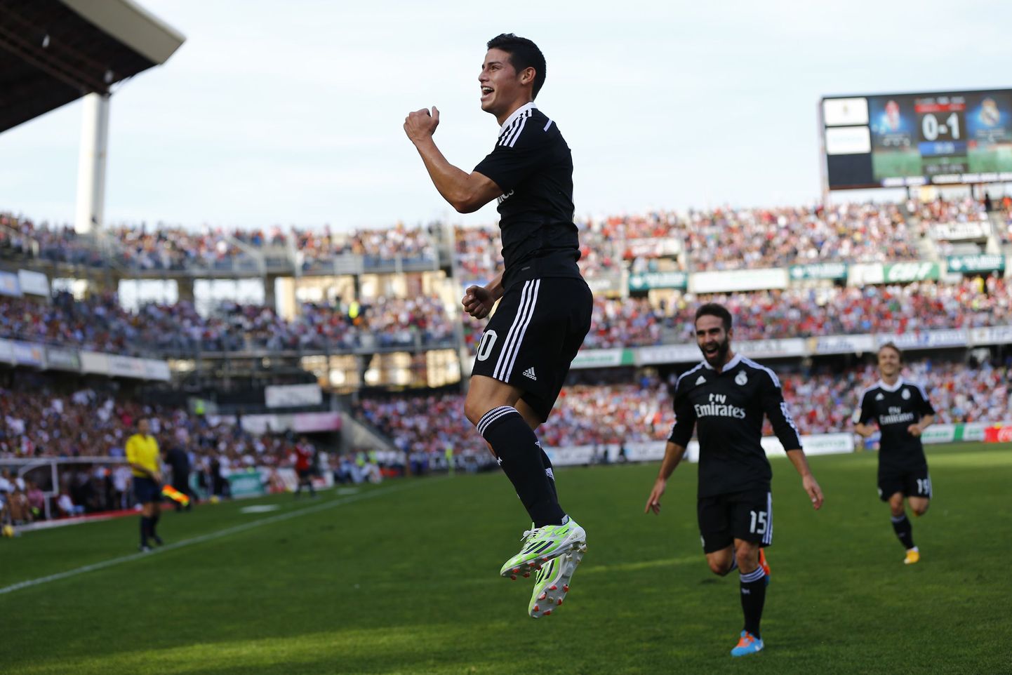James Rodriguez tähistamas Granada vastu löödud väravat.