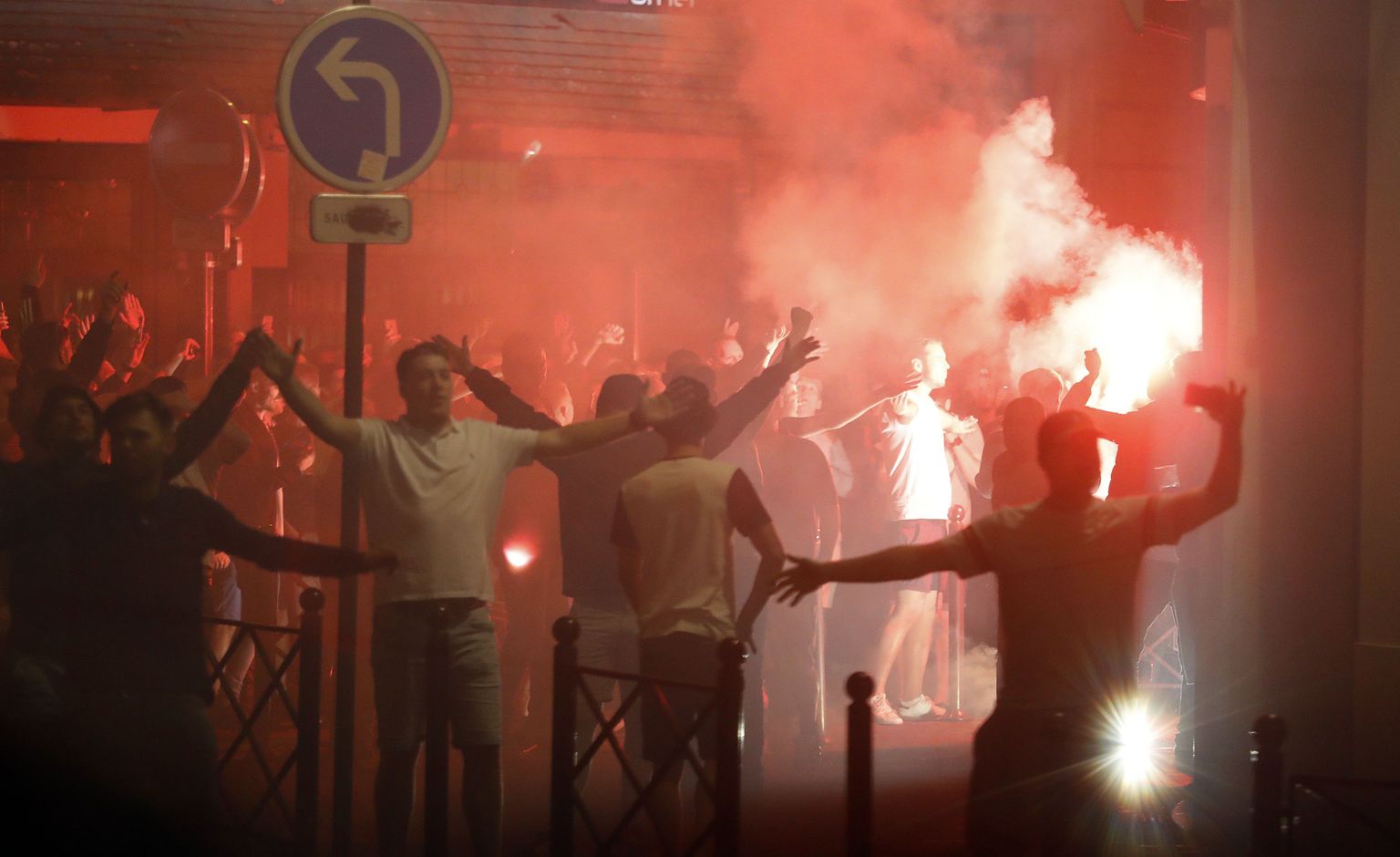 Inglismaa koondise fännid Lille'i tänavatel.