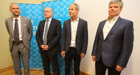 Галерея: правление IRL обсуждает предложение Сеэдера о переменах в составе правительства