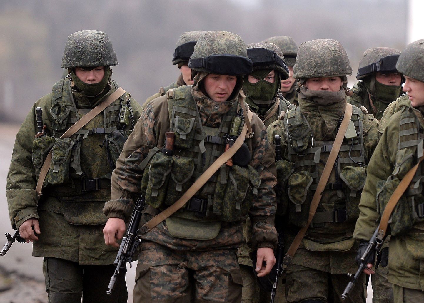 Vene sõdurid Simferopoli lähedal.