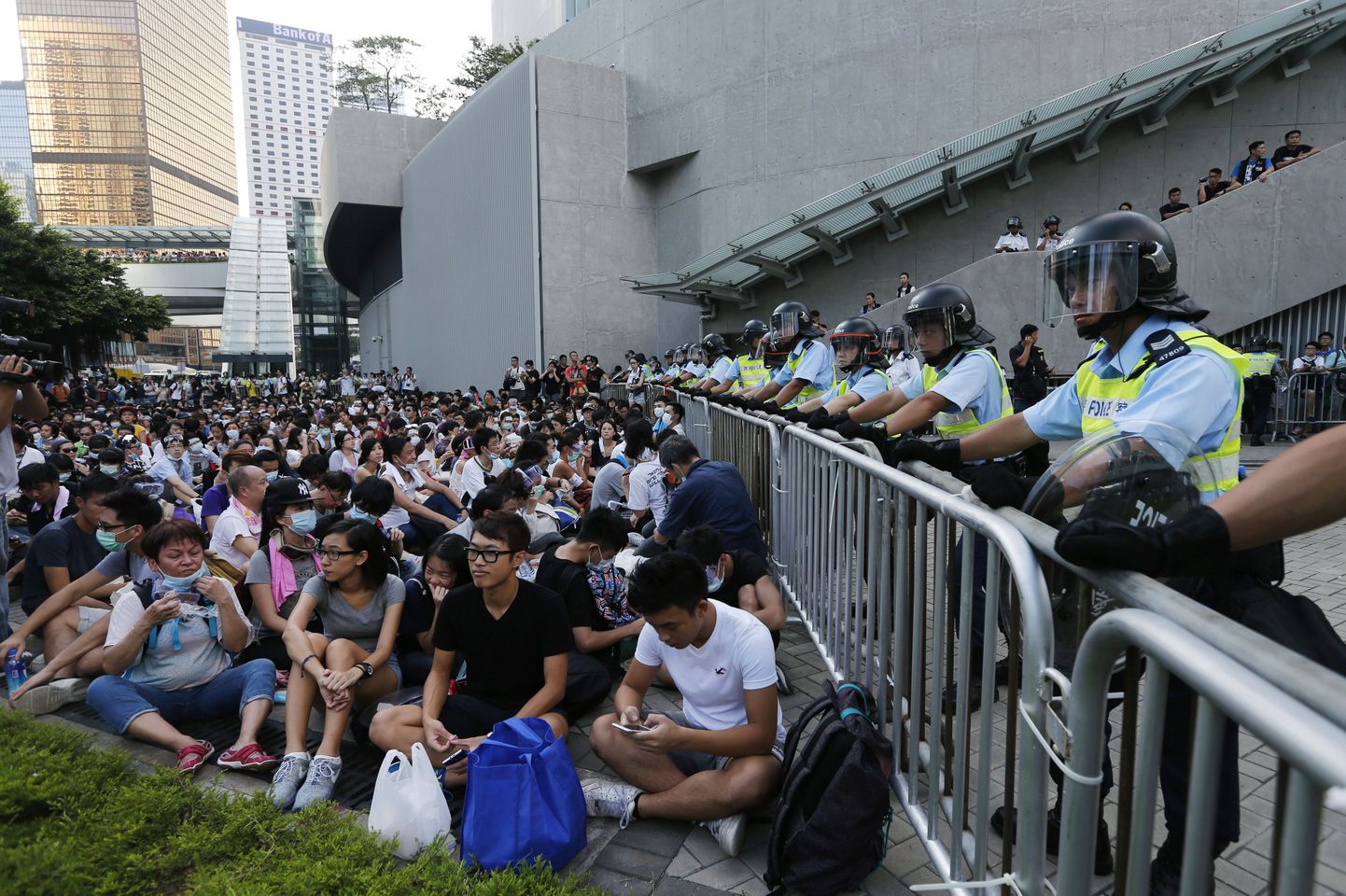 Бастующие студенты в Гонконге.