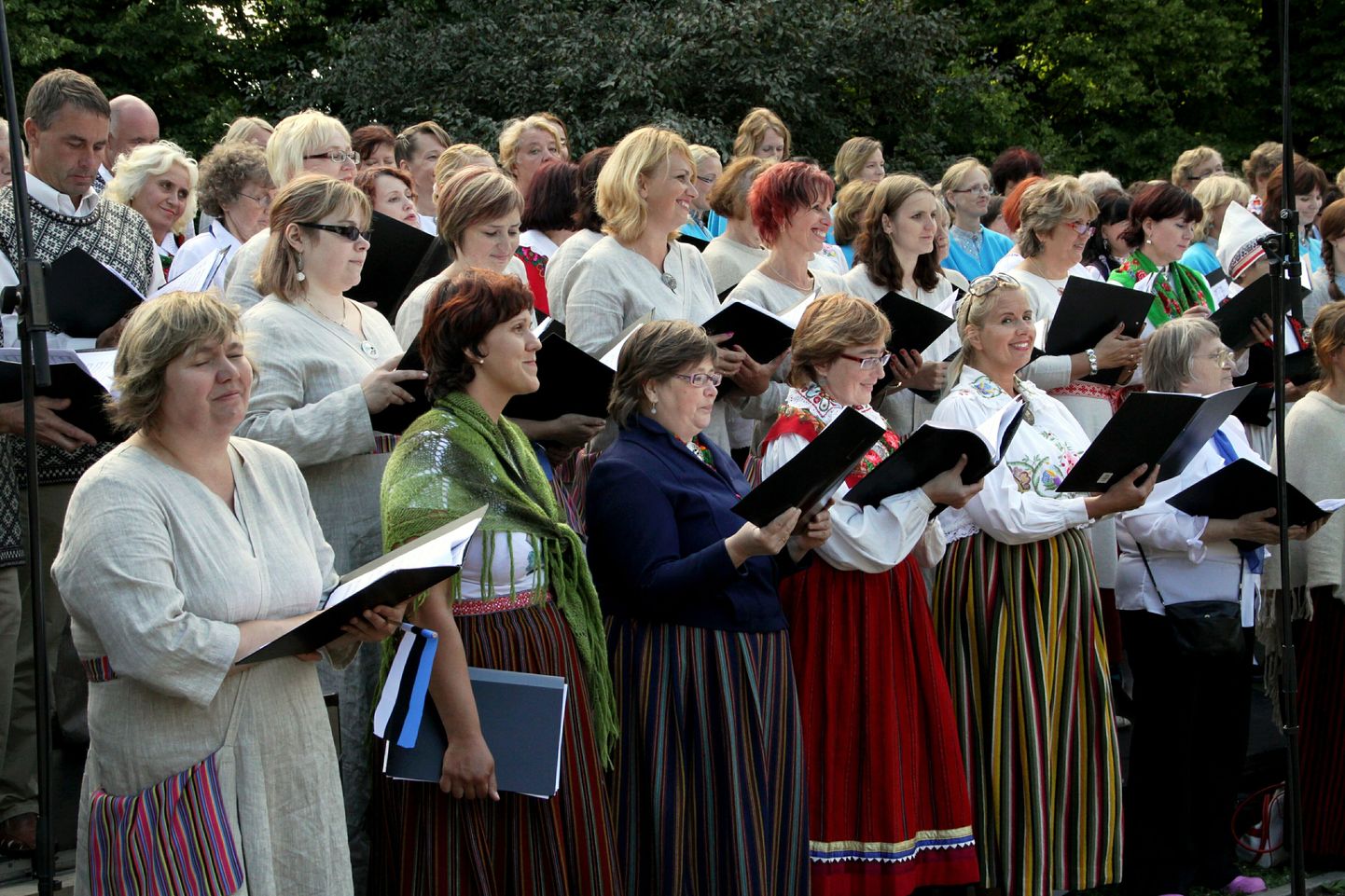 Lauluselts Endla korraldatud rahvapidu  Eesti taasiseseisvumispäeval leidis äramärkimist linna kultuuri aastapreemiaga.