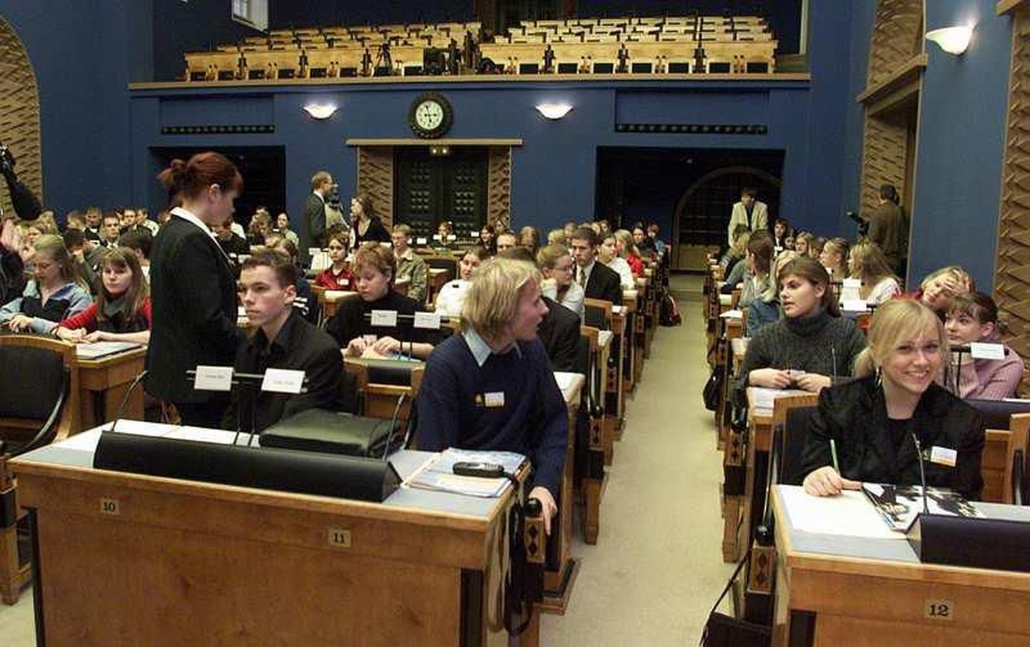 TLNPM03: ÕPILASED RIIGIKOGUS : TALLINN, EESTI, 22NOV02-
Õpilased Riigikogus. 
lt/ Foto LIIS TREIMANN POSTIMEES