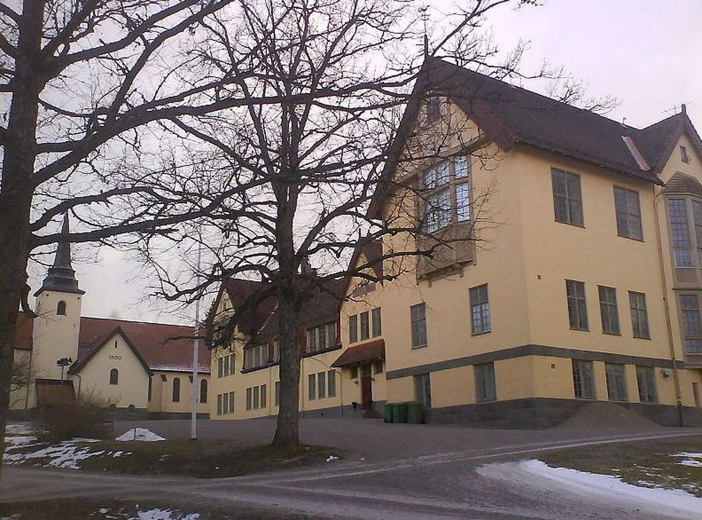 Lundsbergs skola hooned