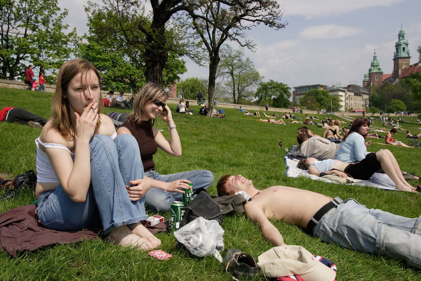 Eestis on probleemiks suitsetamine noorte ja lapseootel naiste seas.