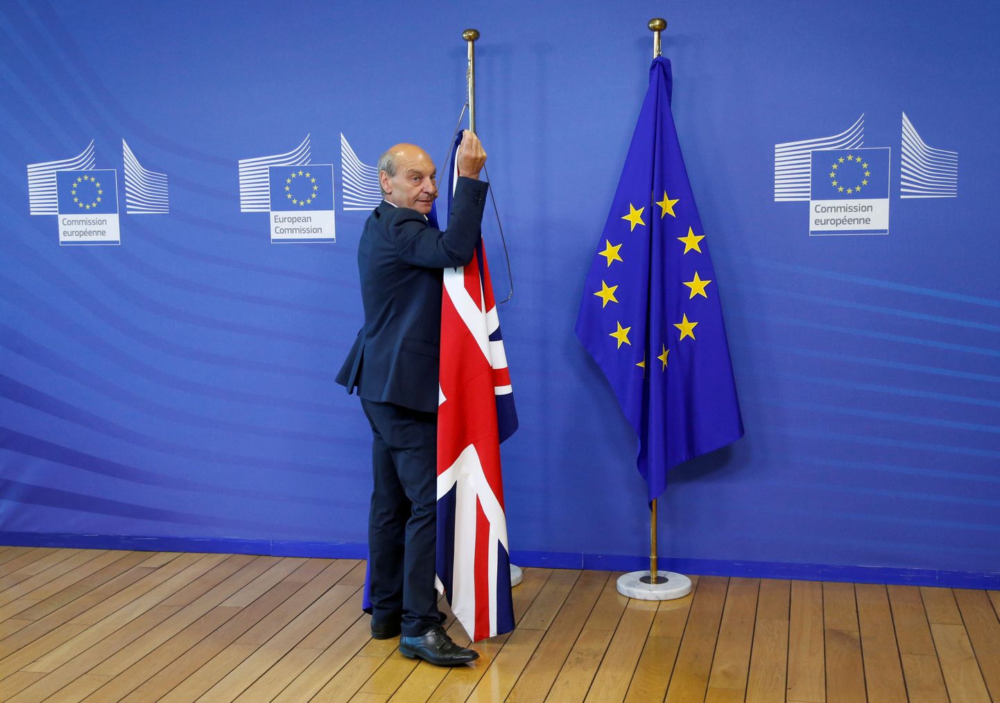 Suurbritannia ja ELi lipud. Veel seisavad need kõrvuti.