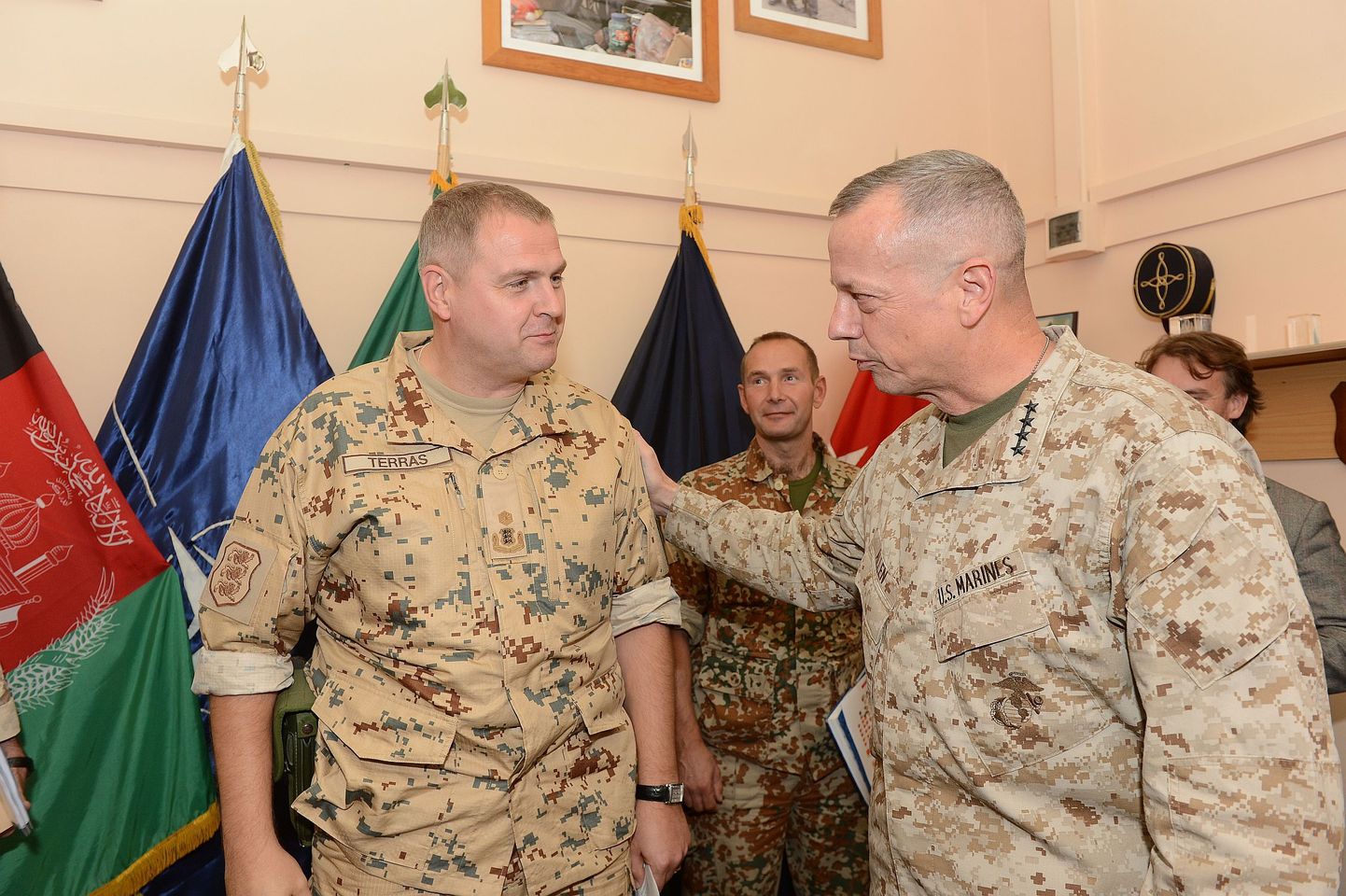 Brigaadikindral Riho Terras kohtus eile Afganistani Rahvusvaheliste Julgeolekujõudude (ISAF) ülema, USA kindrali John R. Alleniga