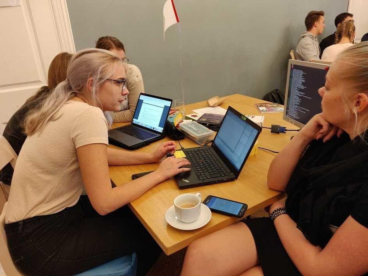 Kosmosekoolide kohtumisel õpiti stratosfääri saadetavat jaama programmeerima.