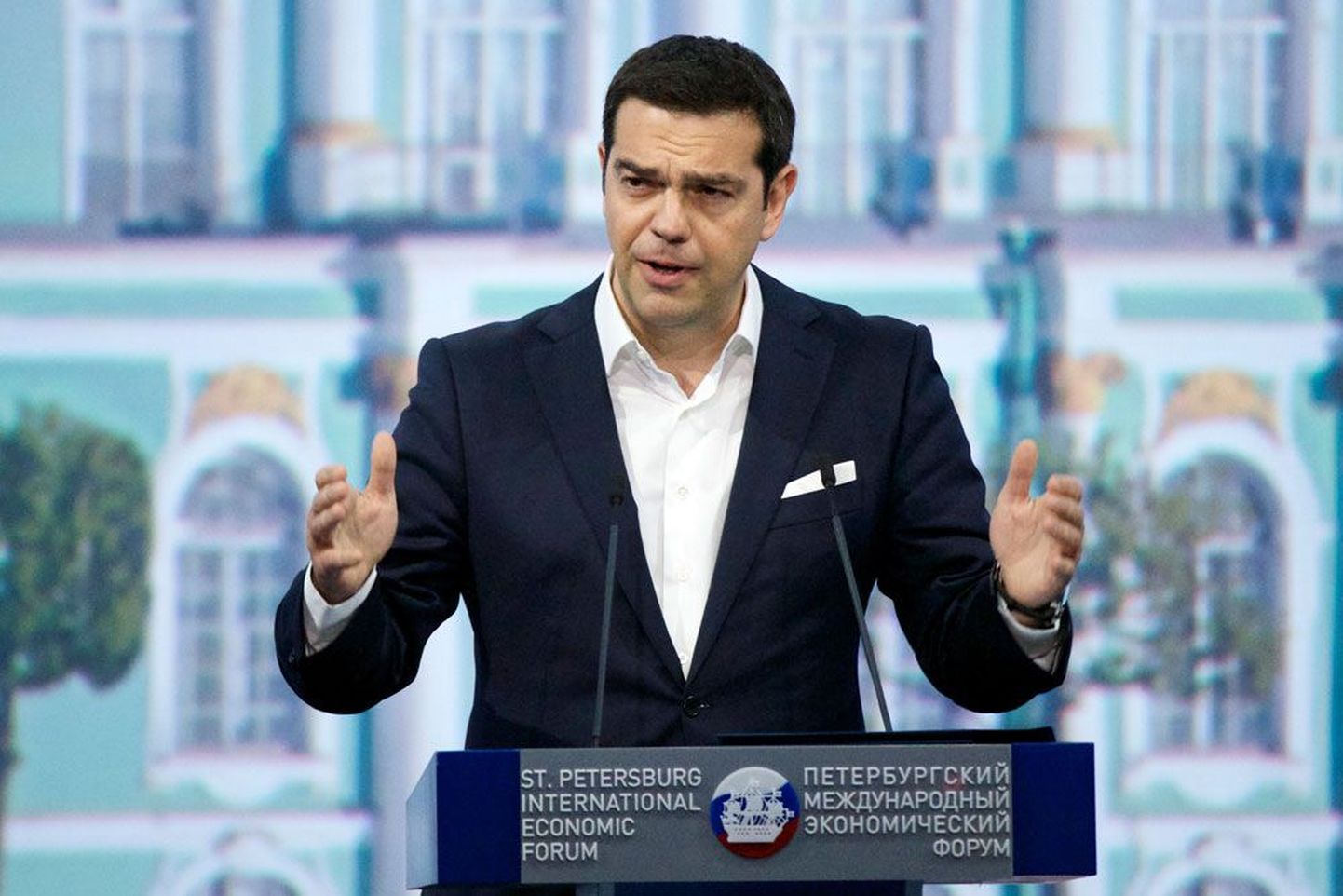 Последний шаг премьера Греции Алексиса Ципраса, направившего кредиторам письмо с заявлением о принятии их условий, можно назвать частичным отступлением, но еще не полной капитуляцией.