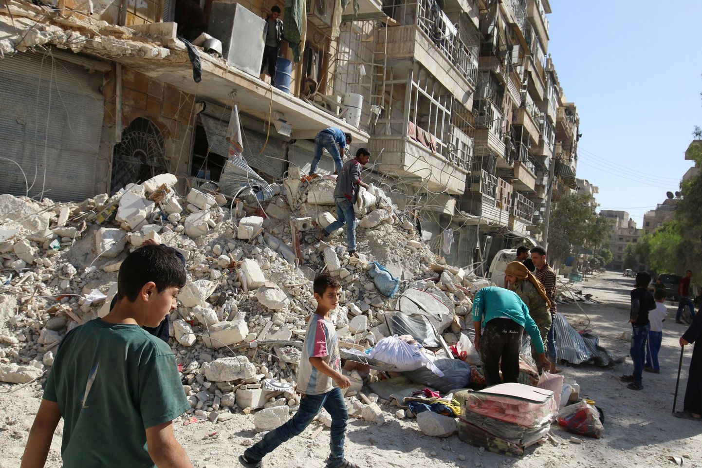 Aleppo lähedal asuv al-Qaterji pärast pühapäevast õhurünnakut.