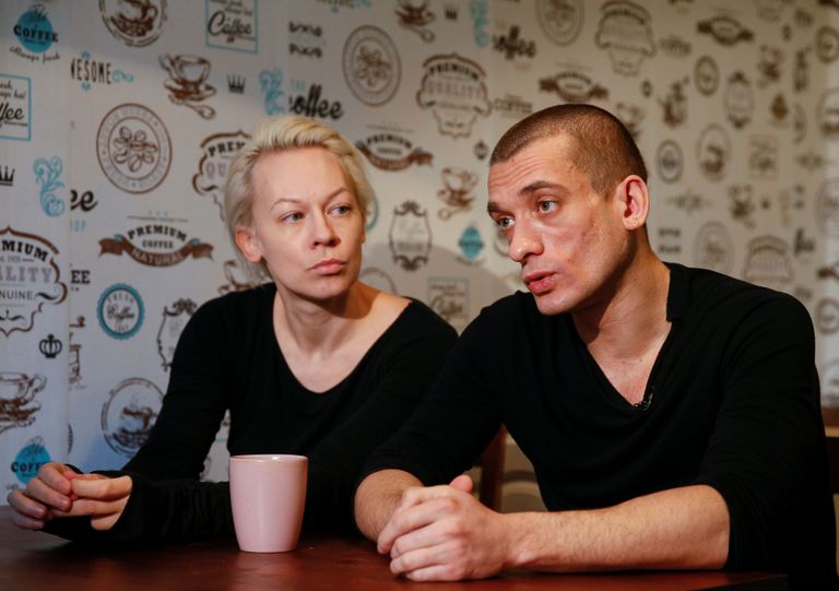 Vene kunstnik Pjotr Pavlenski naise Oksana Šalõginaga. Foto: VALENTYN OGIRENKO/REUTERS/Scanpix
