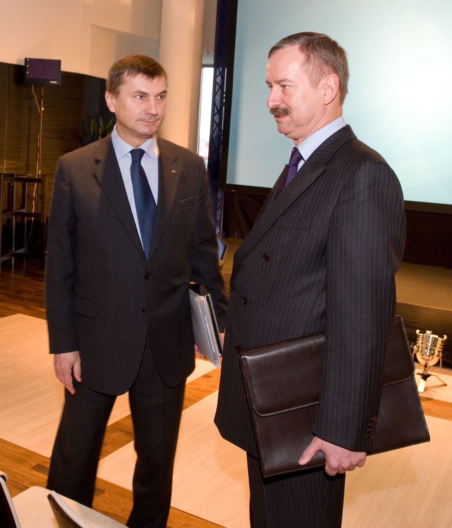 Andrus Ansip ja Siim Kallas novembris 2008.