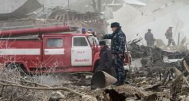 Выживший после авиакатастрофы в Киргизии пилот скончался по дороге в больницу